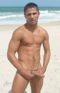 randydave69:  Beach stud! I dream of summer in the archive here: http://menandsea.tumblr.com/