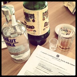 Buon inizio#italy #montenegro#vodka#carabinieri#2011 #pol #padua #2012#crack #alcohol#alcool#instagram#iphone#iphone4#apple#gennaio#1 (Taken with instagram)