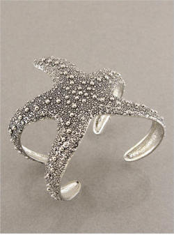 marleighsea:  i really want a starfish cuff braceletMOAR CUFFS  