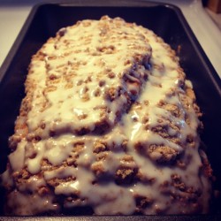 Cinnamon streusel loaf with vanilla glaze, straight outta the oven. 