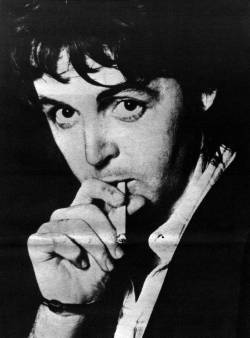 black-white-rain:  Paul McCartney 