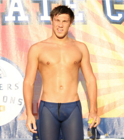guys-with-bulges:  They should make it mandatory for all swimmers to wear this in the upcoming Olympic Games. 