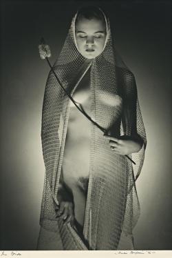kanepaikii:  Max Dupain, The Bride, 1936)