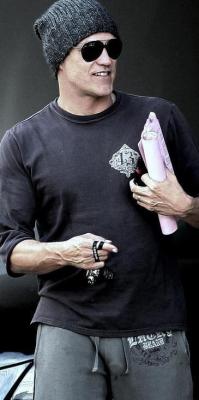 dickpeeper:  peeking-out-males:  freeballinboys:  Those Don’t Look Like Blood Drops to Us True Blood TV star Stephen Moyer looks a little engorged in this candid shot of him in sweatpants.  And a closer look (in the zoomed-in photo below) seems to