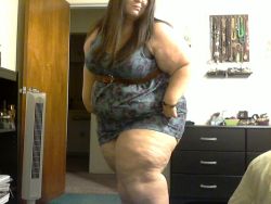 spoonringguy:  caitidee:  OOTD - Supple Saturday Dress - Forever 21 Belt - Avenue Bracelet - Claires Shoes - Payless   Serious cutie!   I fucking loooove her thick thighs
