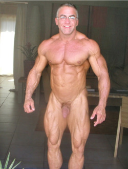 hard-muscles:  Chris Filippelli 