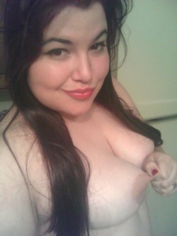 kats-kinx:  You asked for more naughty pictures you got them! My hair doesn’t look red at all on my camera phone!