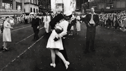 flaews:  thelordliam:  This picture has such a funny story. After this man came home from the war, he was on his way home, so excited, when he grabbed this lady and kissed her. A random photographer saw it and snapped the picture. Everyone at the time