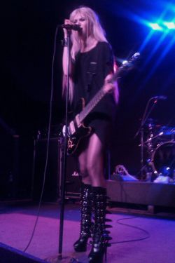highschool-whores:  teenfuckingspirit:  bruisedacid:  immxortal:  highschool-whores:  karmapxlice:  bokugalru:  The Pretty Reckless, Taylor Momsen (Hawthorne Theatre - Portland, OR)  ♡ welcome to paradise, come as you are♡  free drugs here  ❀do
