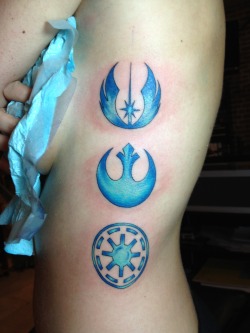 fuckyeahtattoos:  My star wars tattoo freshly done :) 4 hours of fun right there….Done in Venice Beach California at Ink Monkey Tattoo By Justin Coppolino   