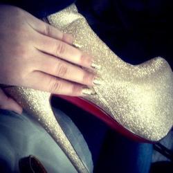 Love love love glitter heels!