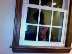 jewcrawford:  alright so i was blogging in my room and i hear my mom screech from the bathroom so i run downstairs to see whats going on and she was like “FUCKING JESUS WHAT THE HELL IS IN THE WINDOW” and look who it is my sister puT TAYLOR LAUTNER
