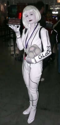 drvalkyrie:  dancingwithdepression:    Amazing. A cosplay from PAX East 2012. GLaDOS!  I finally found a picture of me on Tumblr! :D  AAAAHHHHHHHH &lt;3 &lt;3