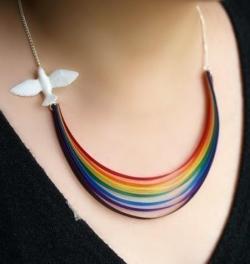 loralia516:  dove rainbow necklace 