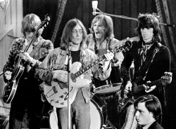 gnosideicarpocraziani:  Eric Clapton, John Lennon, Mitch Mitchell and Keith Richards 1968. 