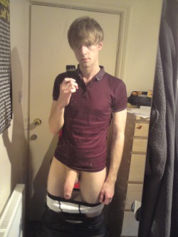 apieceofhim:  apieceofhim: Another photo of me, trousers down ;)  Awesome!I find u hot! :o)Tnx a lot
