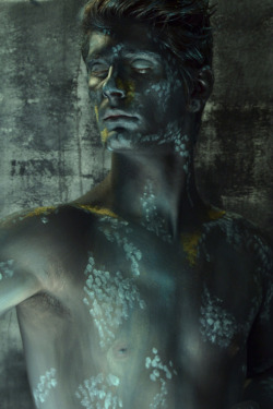 elegantlydishevelled-xo:  Final images of my human statue body painting :)