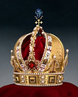 historicalslut:   Some beautiful Crowns~ ♔ Austria (Personally,my favorite)  England Prussia Denmark Holy Roman Empire Hungary Poland Czech Republic Bavaria I THINK WE’RE FORGETTING      THE MOST IMPORTANT OF ALL  America.  I think I just choked