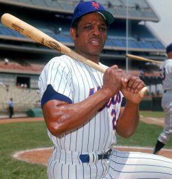 40 YEARS AGO TODAY |5/11/72| The Giants trade Willie Mays to the Mets for right-hander Charlie Williams and โ,000 cash.