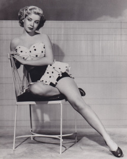 vintalgia:  Gloria DeHaven, 1947 