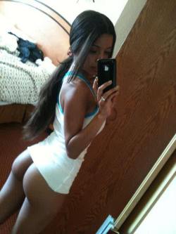 bomb-chicas:  Lil lupe selfshot