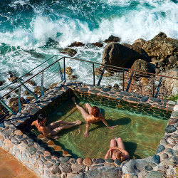 soakingspirit:  Esalen, California, U.S.A. Photo accompanying article by Heidi Isern:  Esalen is a beautiful new-agey retreat built into the cliffs of Big Sur that reputedly conjures “tantalizing visions of adventure, of unexplored frontiers, of human