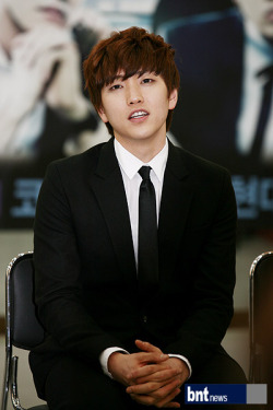 aviateb1a4:  [PIC/PRESS] 120529 Our “Joo Bong” (Sandeul) at ‘Brothers were brave’ press conference #5 s: bntnews 