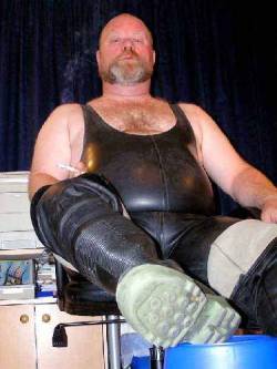 lthrbeardbear:  Rubbear.  Big Bears in Rubber are the Men of my Dreams. Where can i find anÂ aggressiveÂ Rubber Master like that?Â 