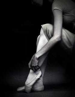 musiquevisuelle:  Ballerina lace up shoes by parkbes 