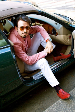 gntstyle:  Casual Style: Red and white and… pink! (via Casual Style: Red and white and… pink! « G n’T style) 