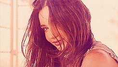 Miranda Kerr\მირანდა კერი - Page 4 Tumblr_m6yhtgUpBW1qhsdh9o2_250