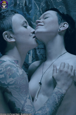 lesbianslick:  Two blue-blooded lesbians Jiz Lee and Syd Blakovich kiss and lick each other