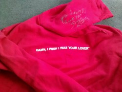 Some years ago I sold merchandise for a Sophie B. Hawkins show. She gave me this hoodie and signed it as thanks. I just found it now under a pile of old coats.  Im pretty sure she signed it with a Sharpie so it should be okay to wash right? I really wanna