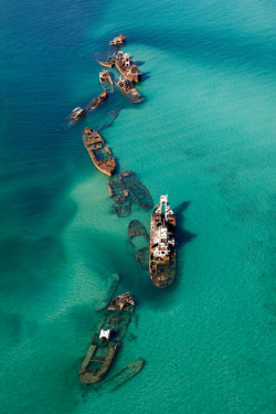 lexieintheskywithdiamondss:  oswin-oh:  fabledquill:  futuresoldierketchum:  livetomakeadifference:  0ut-0f-f0cus:  This is off the Bermuda Triangle,  where 16+ ships washed up on a sand bar. The mystery is still unsolved  Actually the mystery of the