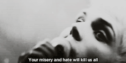 &ldquo;su miseria y odio nos matará a todos ♪♪&rdquo; Welcome To The Black Parade - My Chemical Romance.