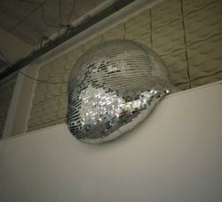 fadedheartsbrokensmiles:  lunchtrae:  wow this must have caused a panic at the disco  Go home disco ball you’re drunk. 