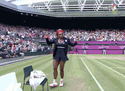 maaan I remember watching this on tv like yesterday. go serena getcha walk on :)