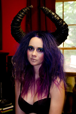 chelseachristian:  Behind the scenes shot from my shoot with Grant Beecher Photo! :) Makeup and hair by Erin Lind, and Grant made the epic horns!!