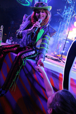briannacherrygarcia:  randomtales:  Mad T Party - Mad Hatter on Flickr. This was the most adorable thing I have ever witnessed at T Party. I noticed this little girl come in front of me during the 8 set and just enjoying herself, alone, I wonder where