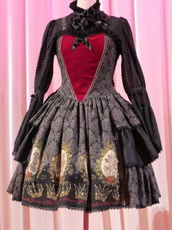 octavekitten:  AatP x Disney Store Red Queen Collaboration Dress (is it october yet, I’m ready for my reserve to come in!!!) 