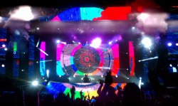 edm4life:  kashmoney:  Eric Prydz  @ Identity Festival 2012 at the Shoreline Amphitheater in Mountain View, CA  i can’t believe how well this photo came out! :)   hands down amazing set   gorgeous set, gorgeous picture.