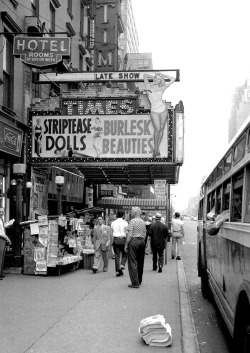 STRIPTEASE DOLLS &ndash; BURLESK BEAUTIES A vintage photograph from 1955 highlights the marquee of the ‘TIMES Theatre’, in New York City..  