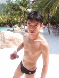 singavoyeur:   One hot Malaysian boy in Singapore  
