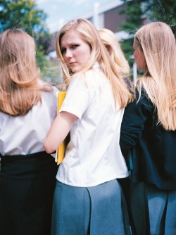 insanity-and-vanity:  The Virgin Suicides (1999)   Rejected by Goddess Kirsten Dunst.