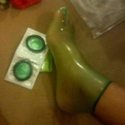 lolsofunny:  merryln:  itseasytoremember:  chubsdeuce:  measureyourlifeinfruitcake:  maybenotboring:  bittersilver:  kawaiiflowerchild:  This is why I don’t believe guys who tell me that the condom is too small.  When I was in middle school, we had