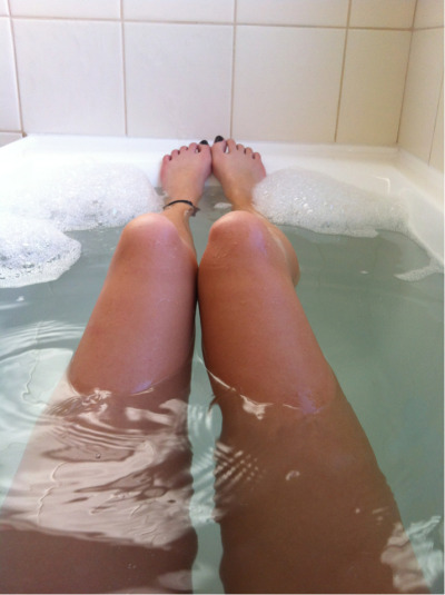 Hairy porn pictures Black legs in the bath 9, Lingerie free sex on cuteten.nakedgirlfuck.com
