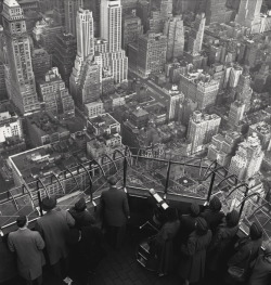 greeneyes55:  Empire State Building 1950  Photo: George Rodger  