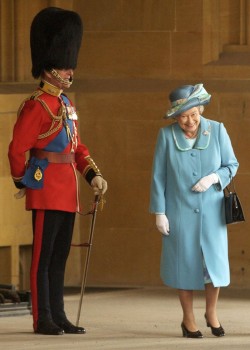 distraction:  stars-will-lead-the-way:  incision:  elizabethii:  The Queen breaking into laughter as She passes Her husband, the Duke of Edinburgh, standing outside the Buckingham Palace, 2005  she’s so cute  anytime the queen goes past any of her family