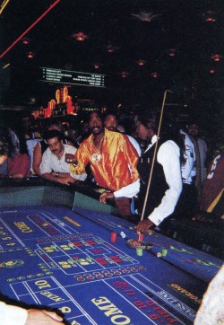 makaveli-immortalized: Las Vegas September 7th 1996. Just a few hours before the shooting.