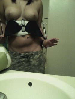 sexymilitarygirls:  Army Girl